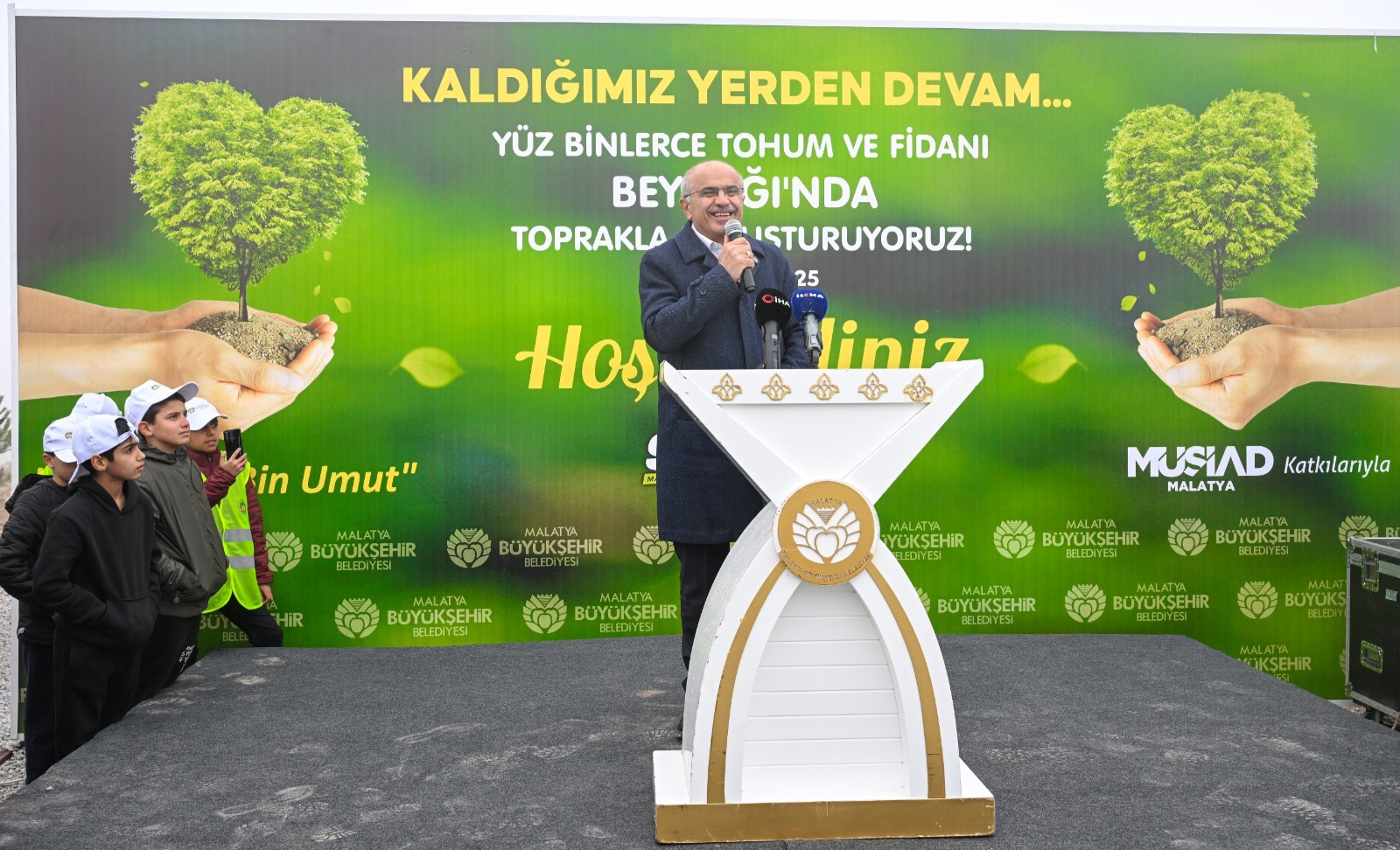 BEYDAĞI’NDA YÜZ BİNLERCE TOHUM VE FİDAN TOPRAKLA BULUŞUYOR