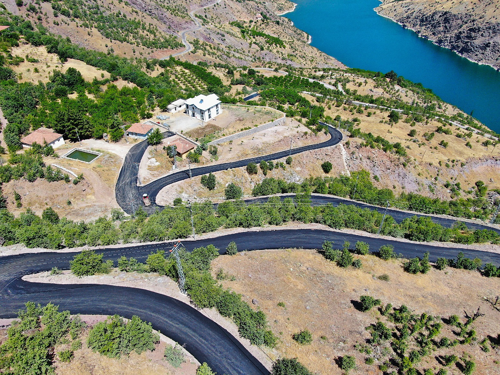 Büyükşehir‘den Yoğun Altyapı ve Yol Mesaisi Devam Ediyor