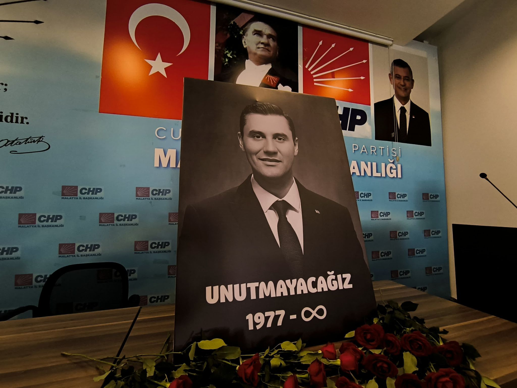 CHP MALATYA ÖRGÜTÜ FERDİ ZEYREK İÇİN ANMA PROGRAMI DÜZENLEDİ