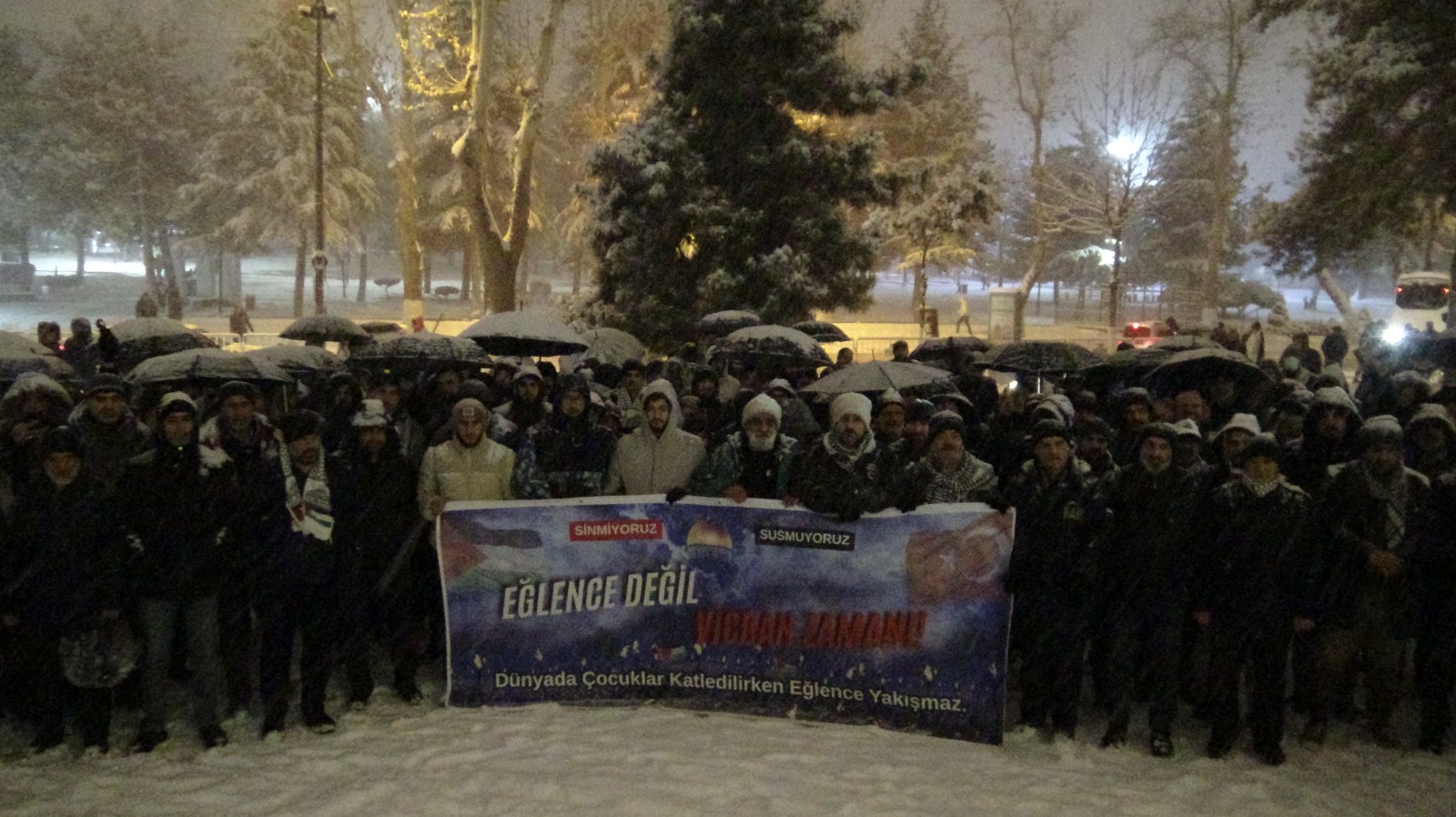 “Dünyada Çocuklar Katledilirken Eğlence Masum Değildir”