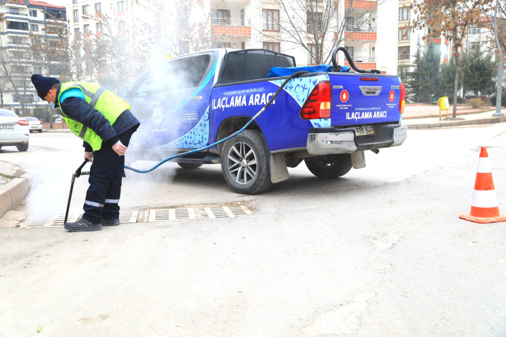 Elazığ Belediyesi, İlaçlama Çalışmalarını Sürdürüyor