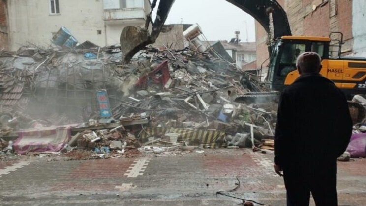 Ermeç Apartmanı Davasında Bilirkişi Raporu Bekleniyor: Duruşma 25 Mart’a Ertelendi