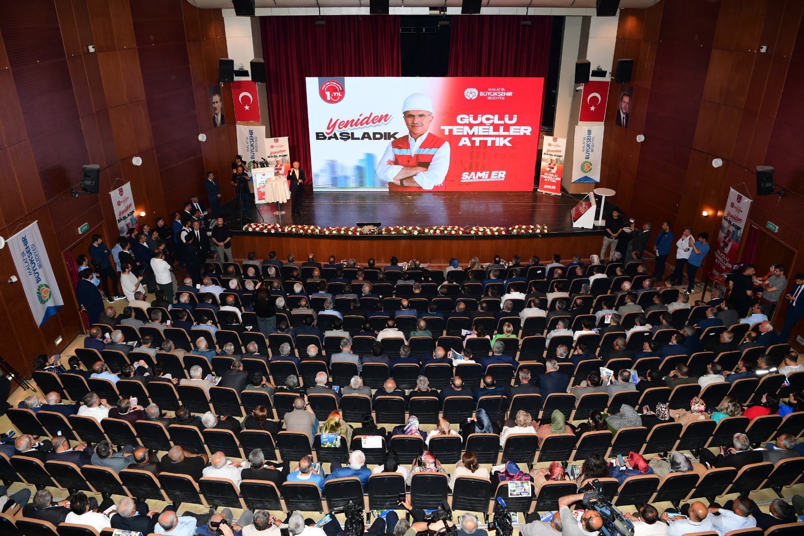 GELECEĞİN UMUDUNU İNŞA ETMEK İÇİN ÇALIŞIYORUZ