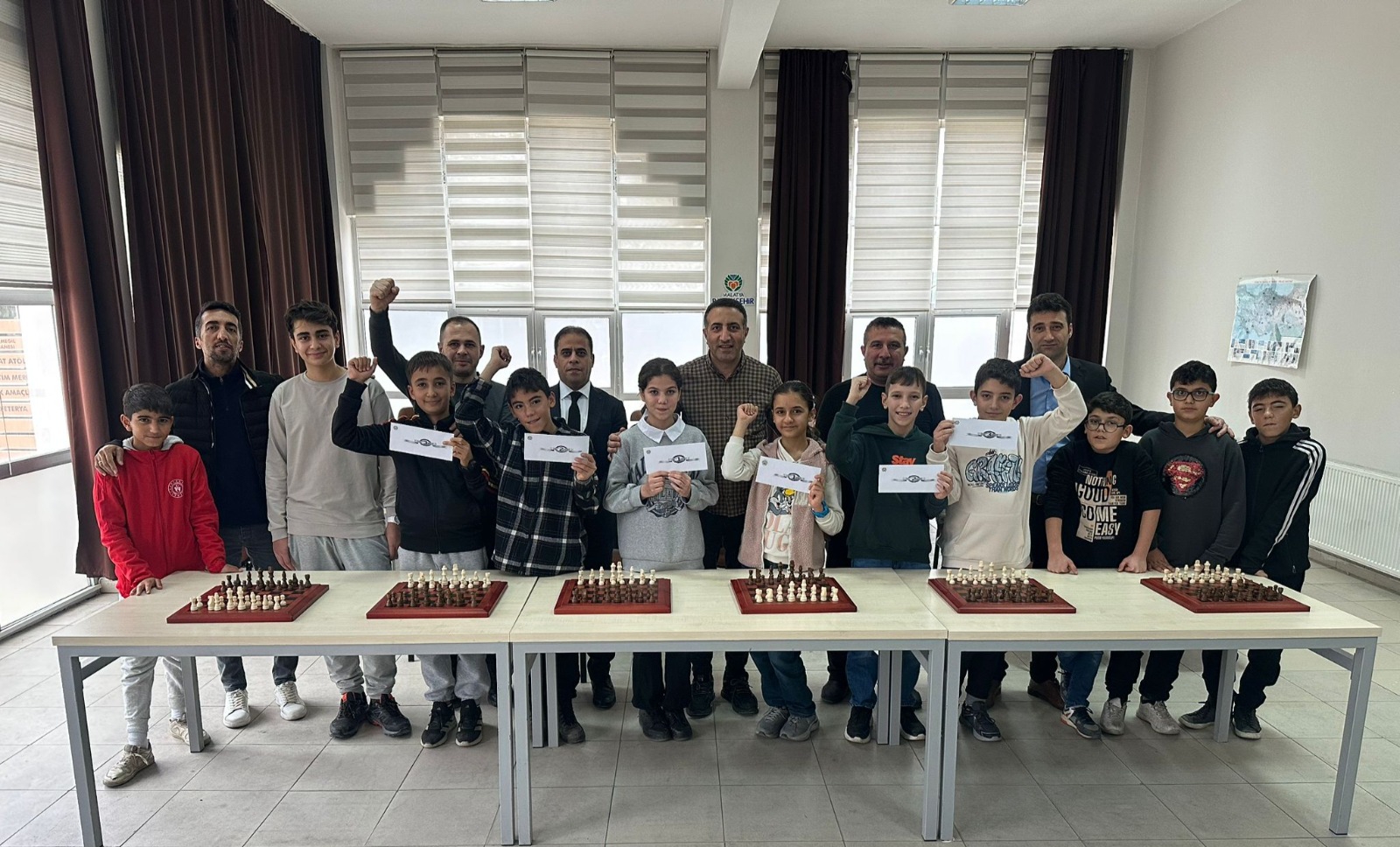 GENÇLER KERNEK KÜLİYESİ’NDE KIYASIYA YARIŞTI