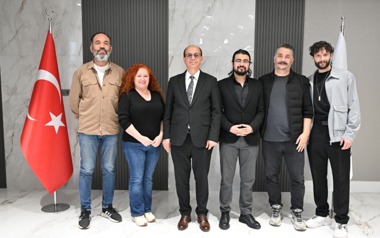 ‘GENÇLİK VE AİLEM’ TEMALI 1.KISA FİLM YARIŞMASI KONUKLARINDAN BAŞKAN GEÇİT’E ZİYARET!