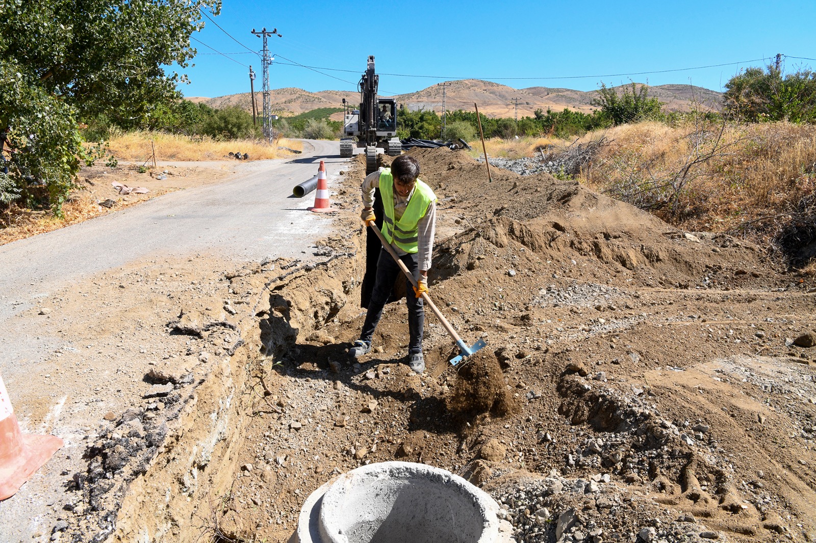 HACIYUSUFLAR’A 1.780 METRE KANALİZASYON HATTI