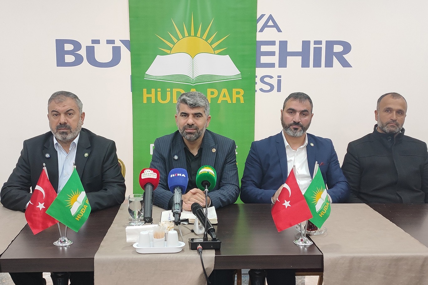 HÜDA PAR Genel Başkan Yardımcısı Faruk Dinç Malatya’da Basın Mensuplarıyla Buluştu