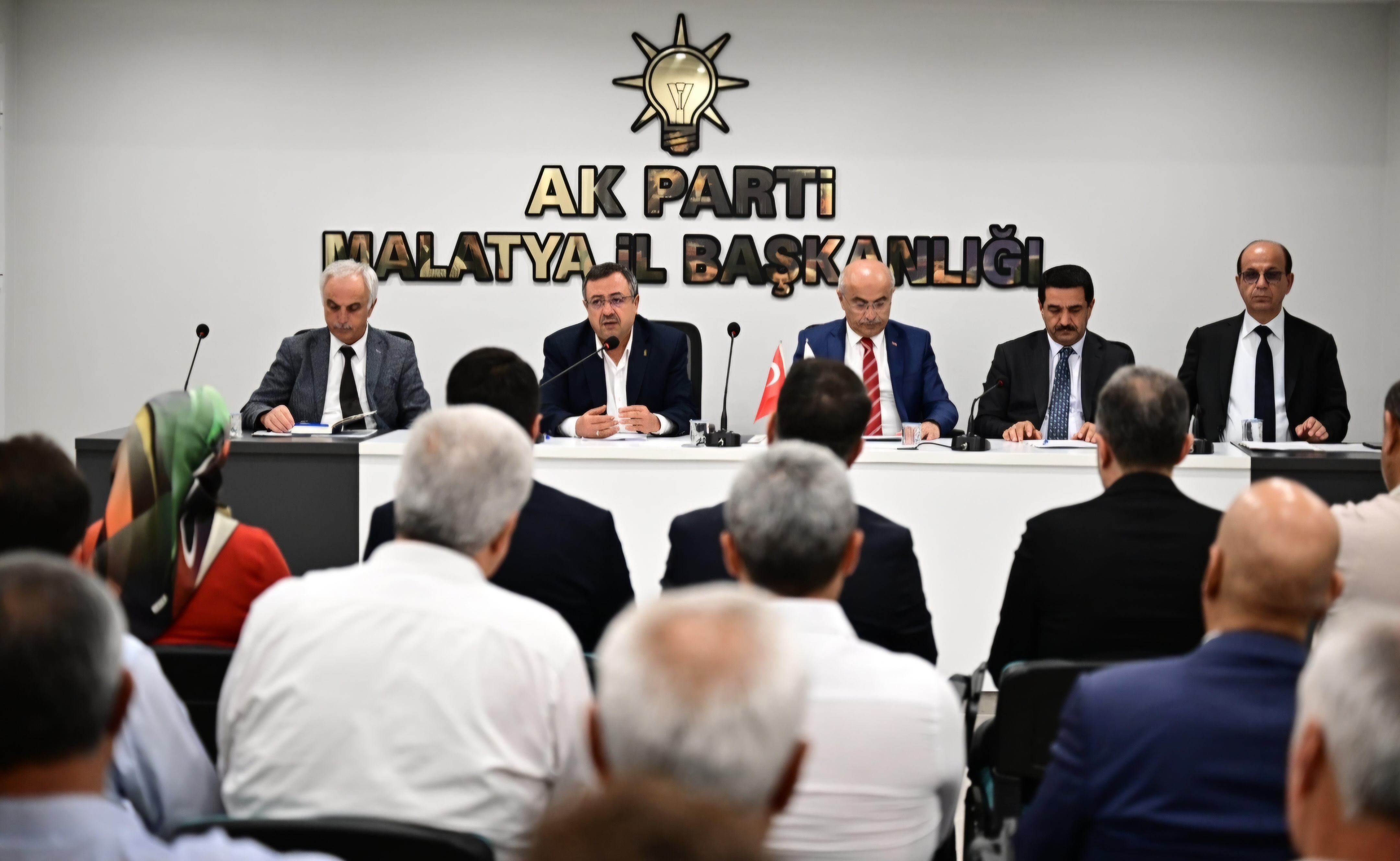 İl Başkanı Bakan: “Sokağa çıkma tehditleri, erken seçim çağrıları tamamen ucuz ve hayal ürünü siyaset oyunlarıdır”