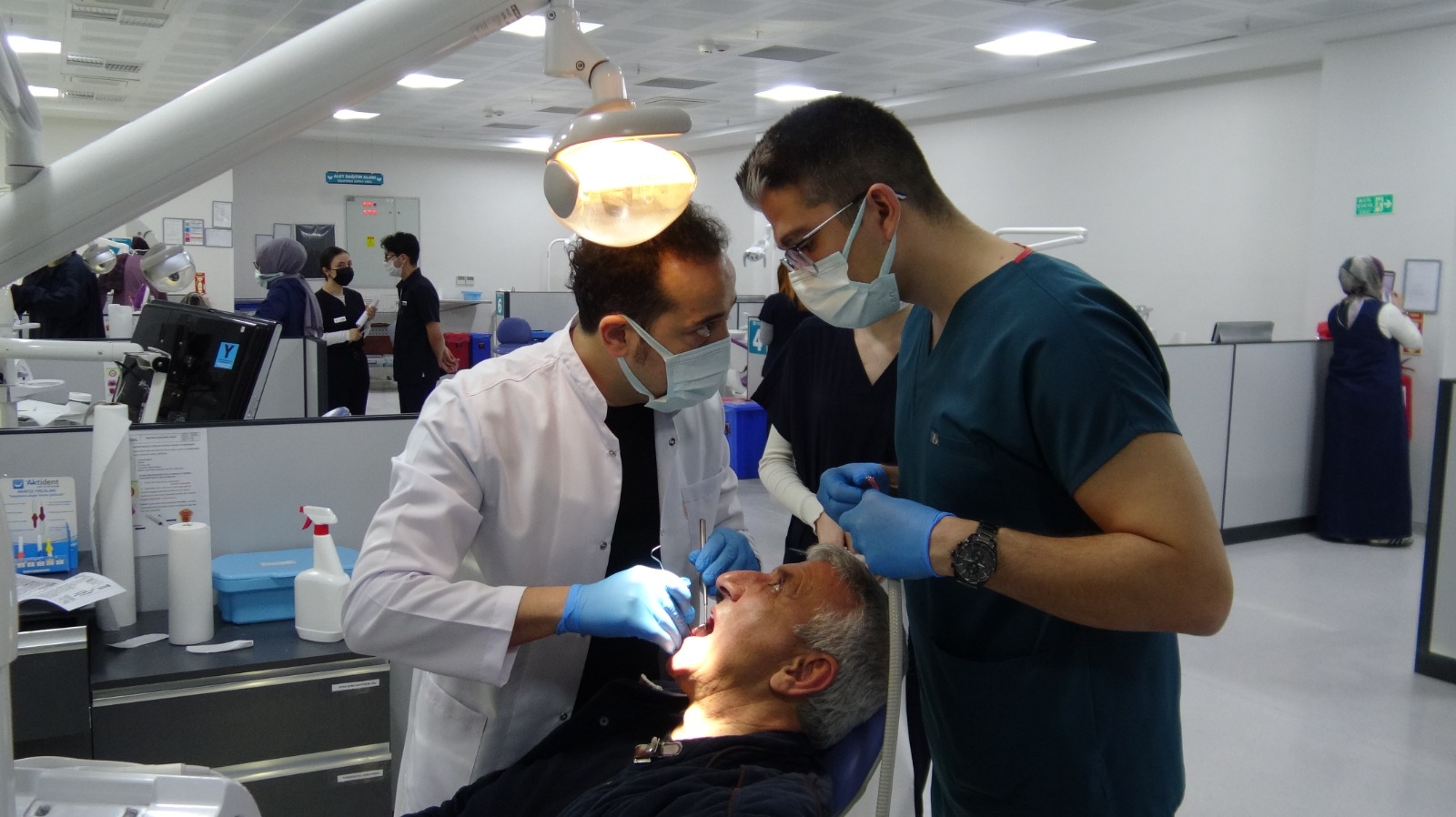 İmplantın Geciktirilmesi Çene Kemiğinde Erimeye Yol Açıyor