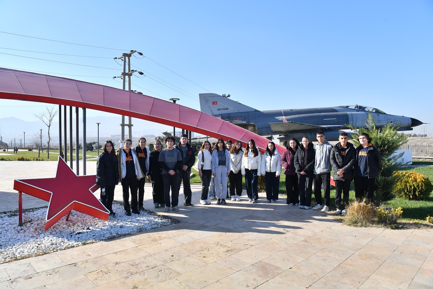 “İYİLİK ELÇİSİ” PROJESİ GENÇLERE YARDIMLAŞMA VE TARİH BİLİNCİ AŞILIYOR