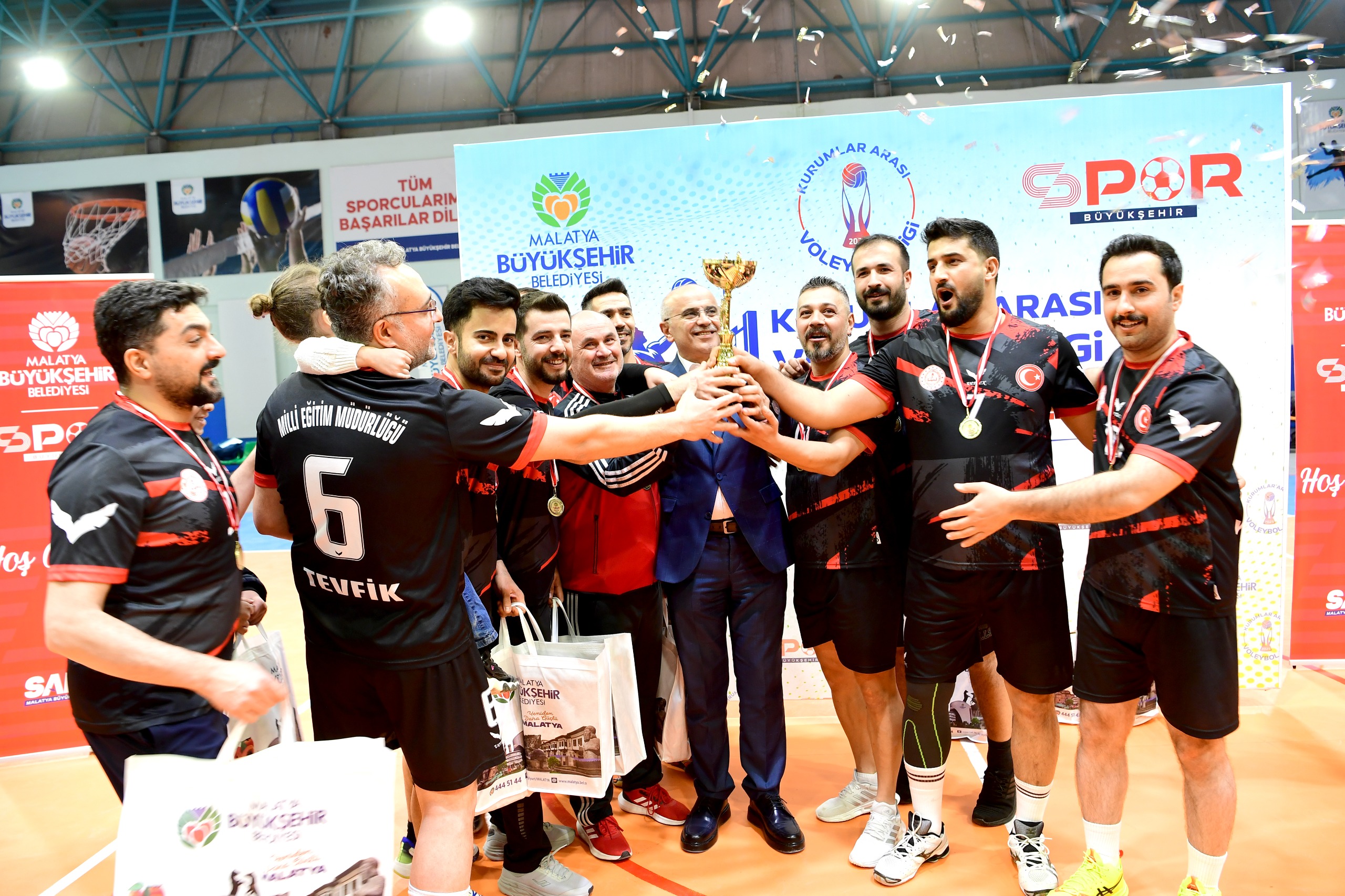Kurumlar Arası Voleybol Ligi Şampiyonu İl Millî Eğitim Müdürlüğü