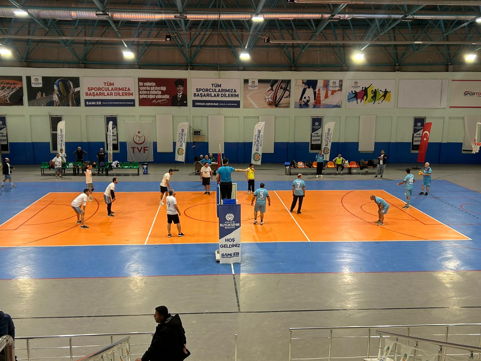 Kurumlar Arası Voleybol Turnuvası Başladı