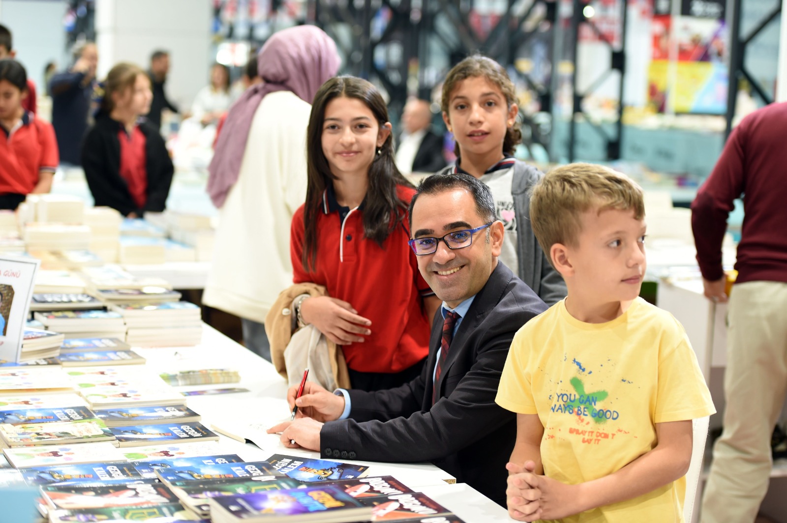 MALATYA ANADOLU KİTAP VE KÜLTÜR FUARI KİTAPSEVERLERDEN YOĞUN İLGİ GÖRÜYOR