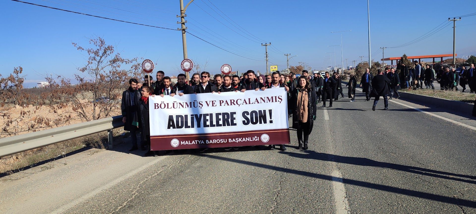 Malatya Barosu ‘Tek Çatıda Adliye’Yürüyüşü Düzenledi