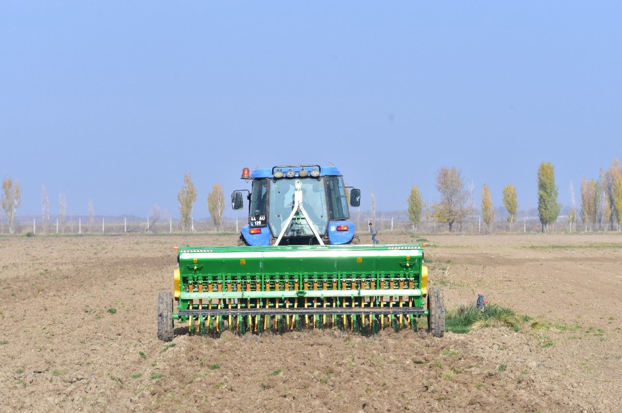 Malatya Büyükşehir Belediyesi 5 Bin Kg Tohum Ekimi Gerçekleştirdi