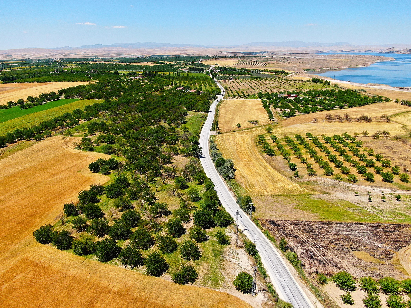 MALATYA BÜYÜKŞEHİR BELEDİYESİ İLÇELERDEKİ YOLLARI YENİLİYOR
