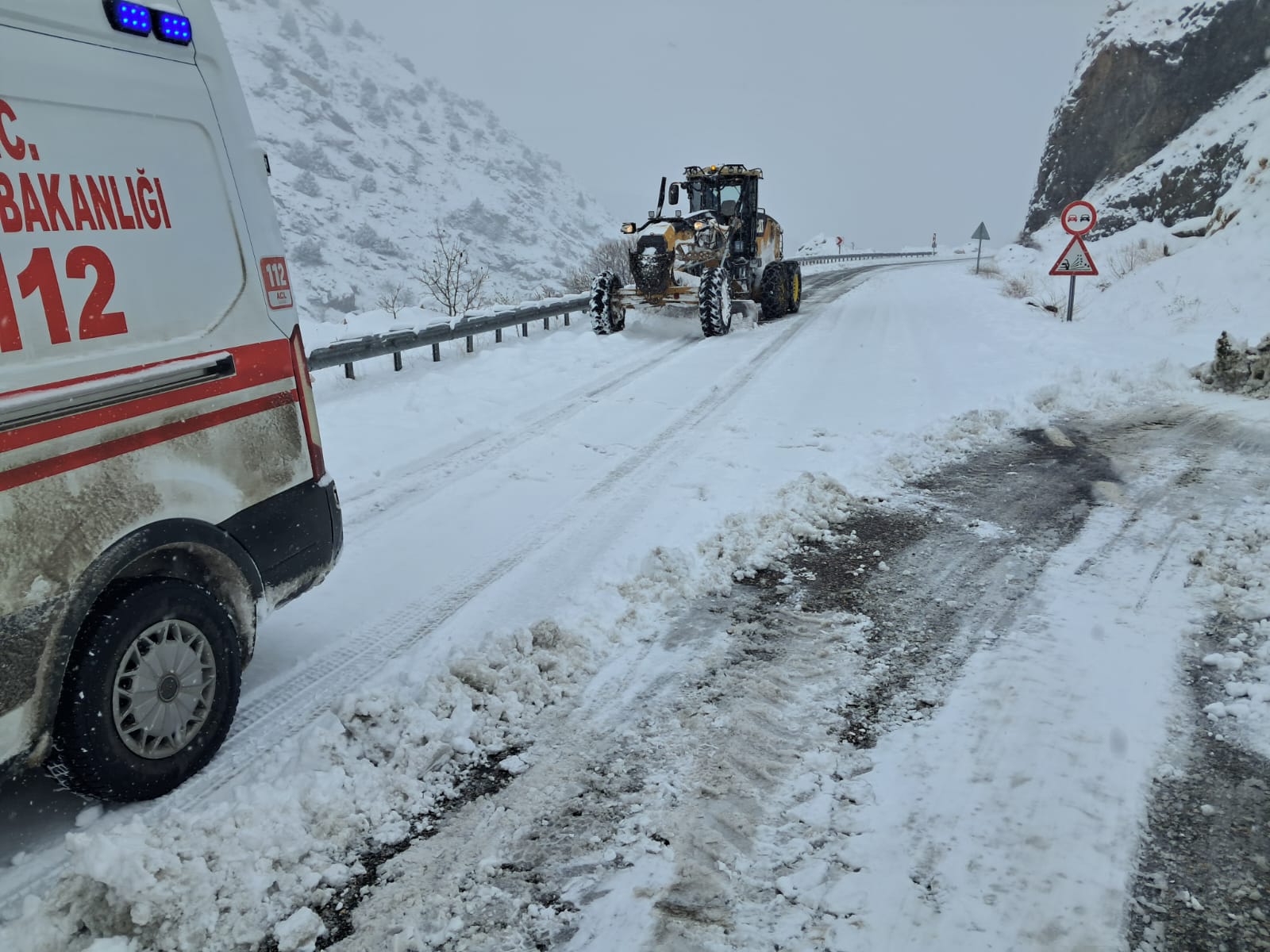 Malatya Büyükşehir Belediyesi Karla Mücadelede 155 Mahalle Yolunu Ulaşıma Açtı