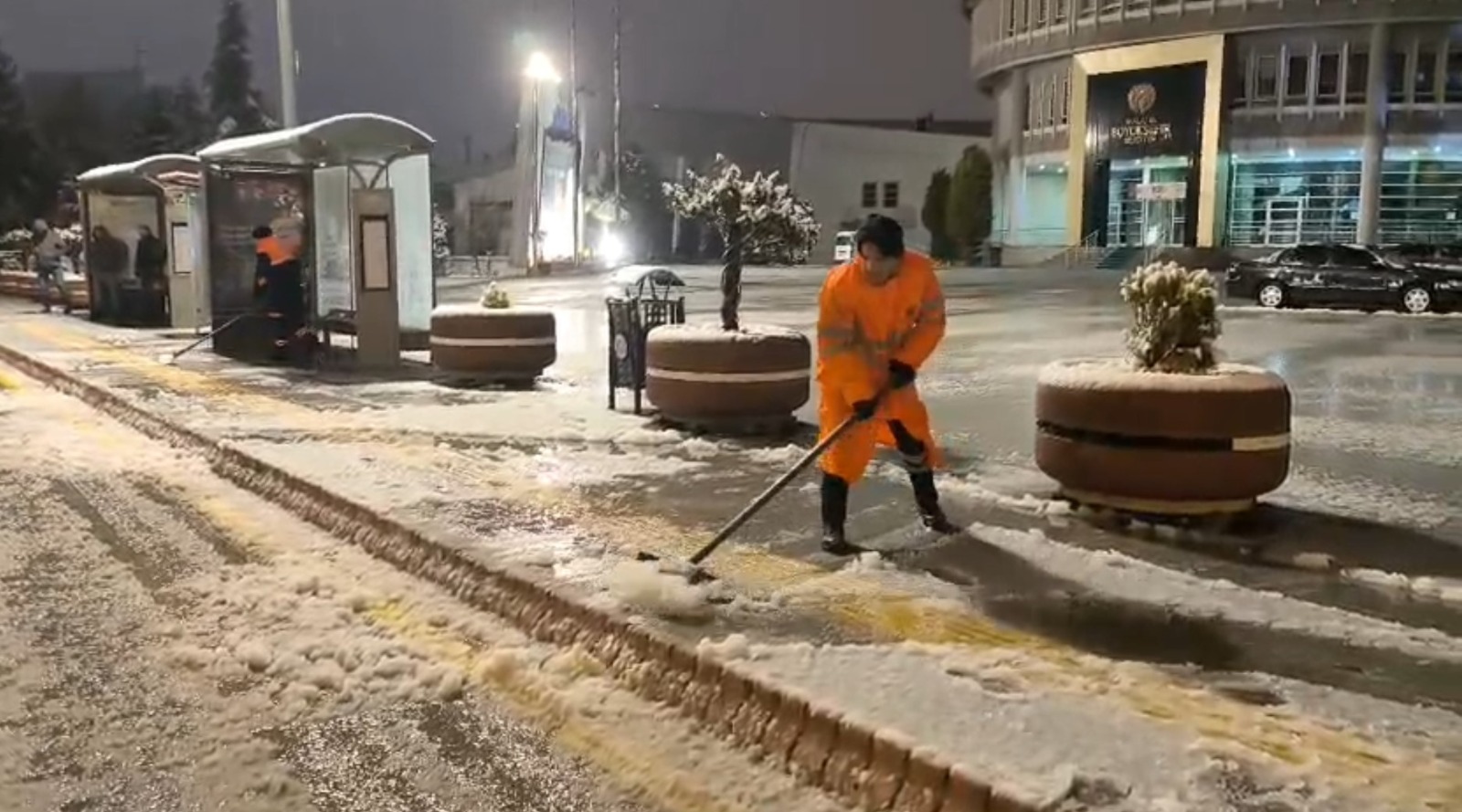 MALATYA BÜYÜKŞEHİR BELEDİYESİ KARLA MÜCADELEDE 7/24 SAHADA