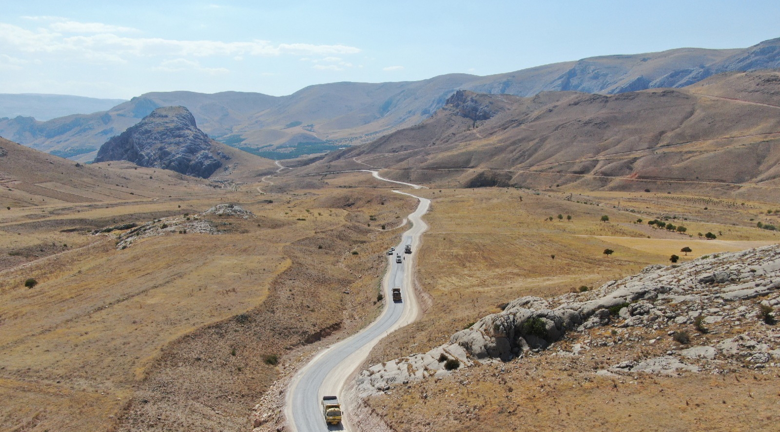 MALATYA BÜYÜKŞEHİR BELEDİYESİ'NDEN İLÇELERDE YOĞUN YOL VE ASFALT MESAİSİ