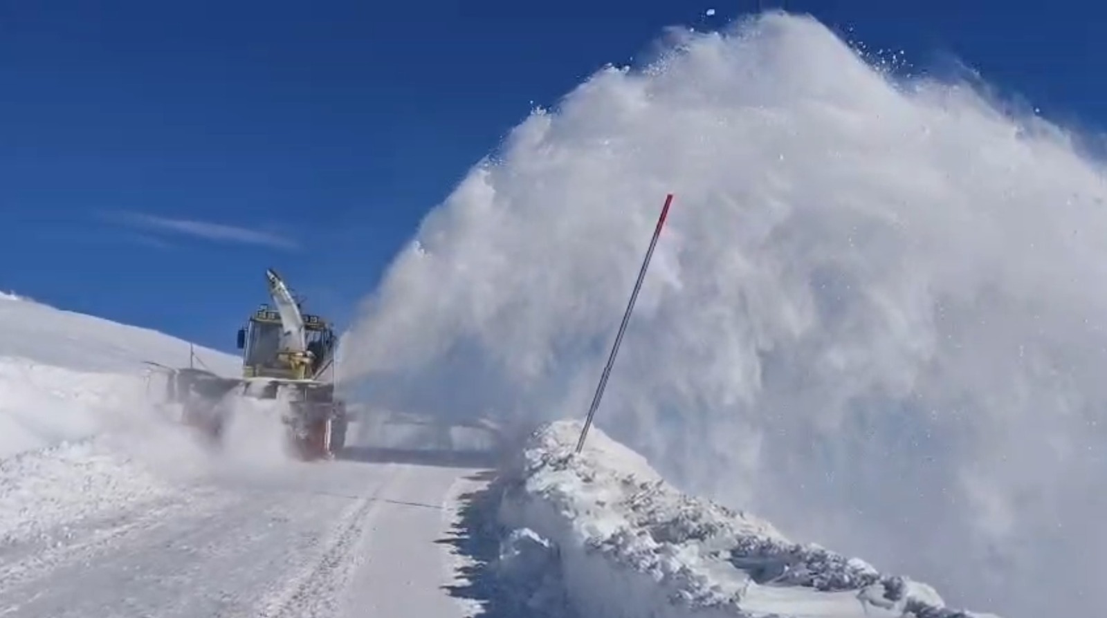 Malatya Büyükşehir Topyekûn Sahada: Köy, Mezra, Şehir Her Yerde Kar Temizliği