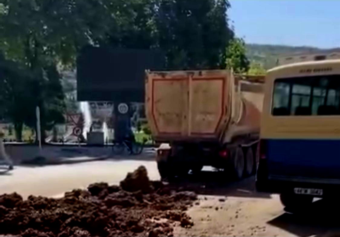 Malatya Kernek Meydanı’nda hafriyat yola döküldü