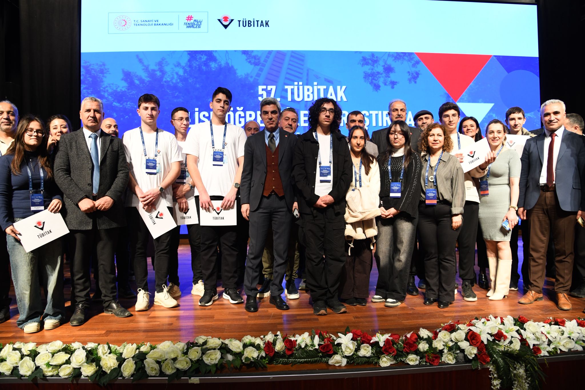 MALATYA’NIN GENÇ BİLİM ELÇİLERİ TÜRKİYE FİNALİ YOLUNDA!