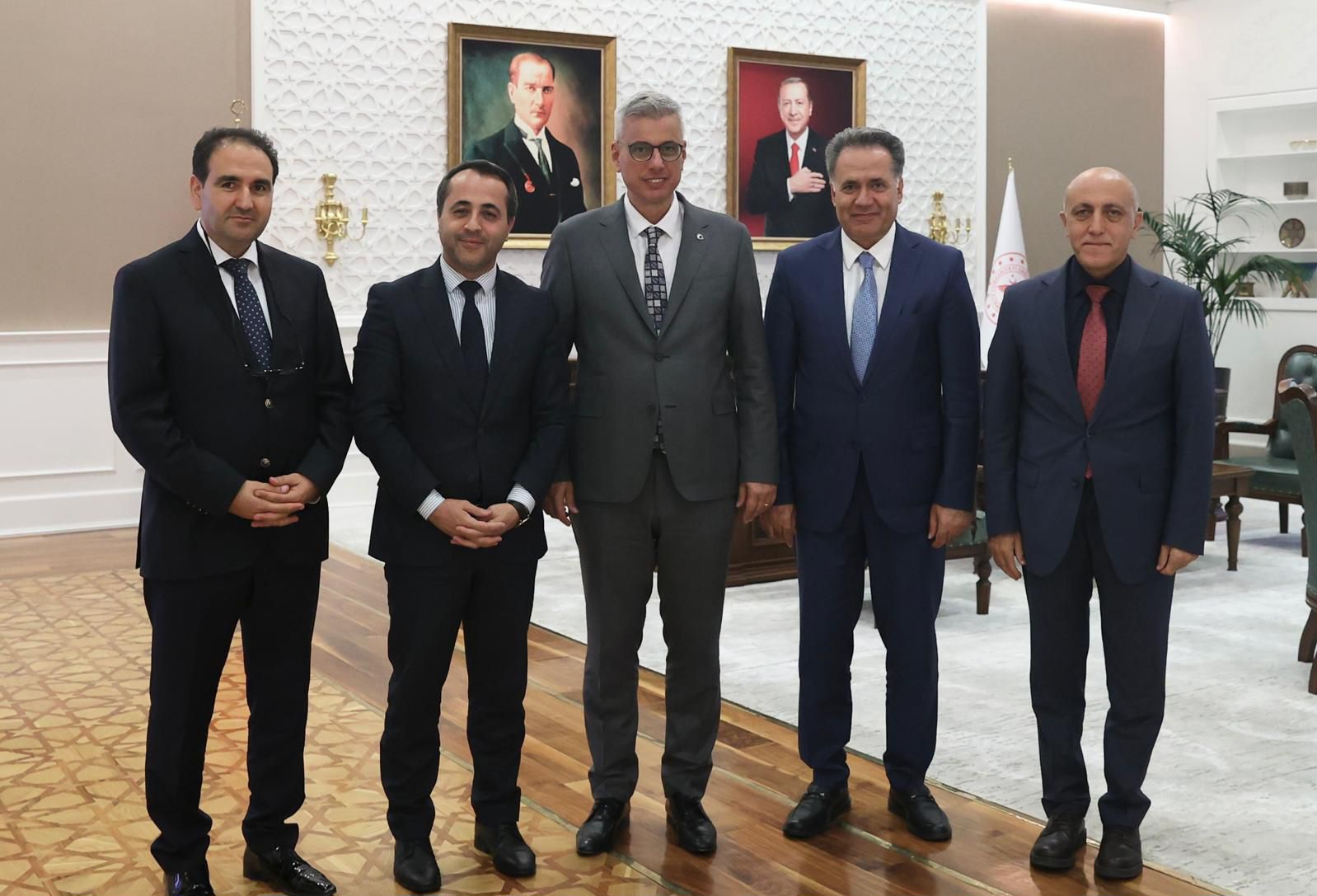 Malatya Sağlığına Destek: Turgut Özal Tıp Merkezi'ne Yeni Cihaz ve Personel Müjdesi!
