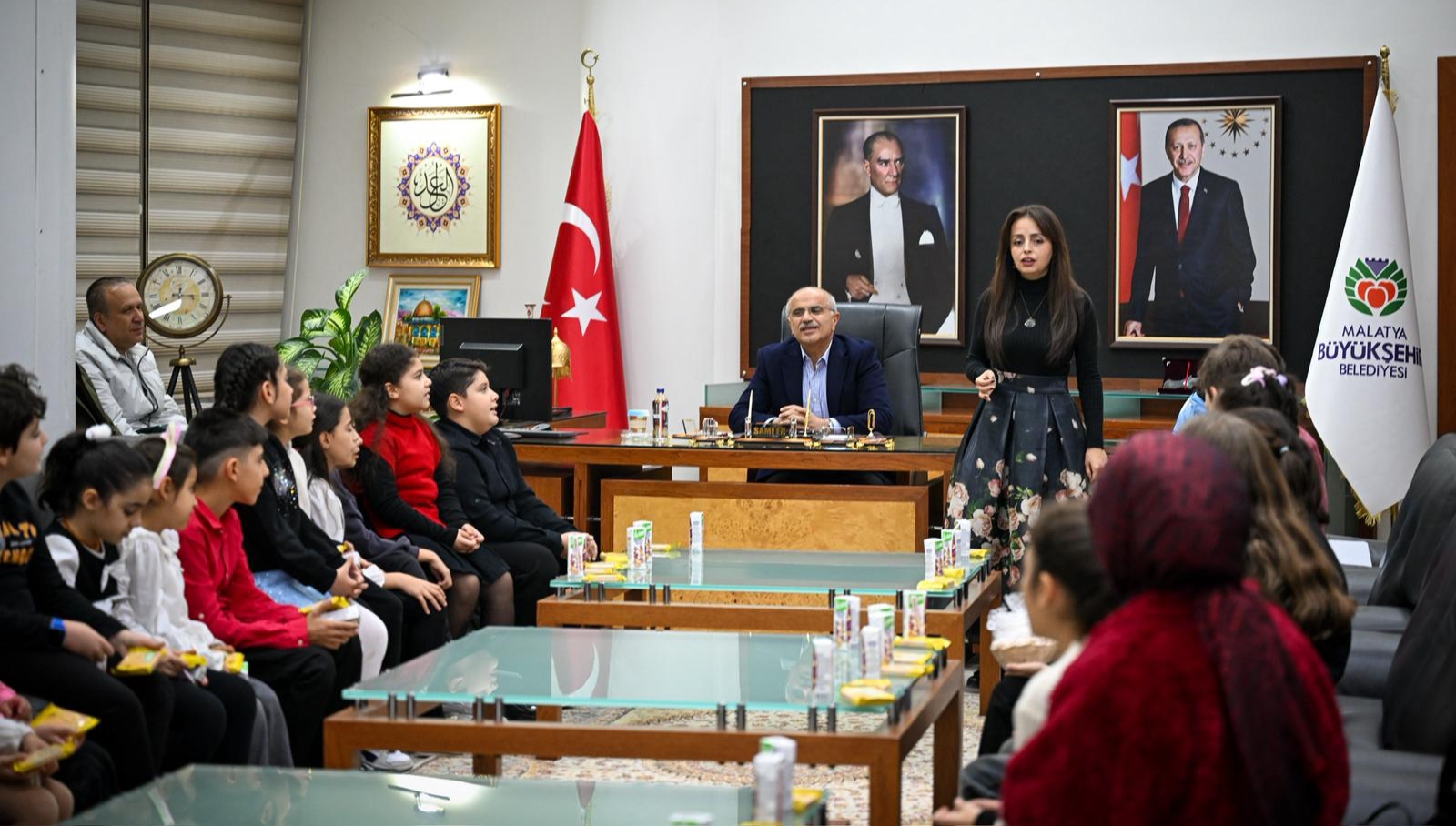 MİNİK YÜREKLERDEN BAŞKAN ER’E ANLAMLI ZİYARET