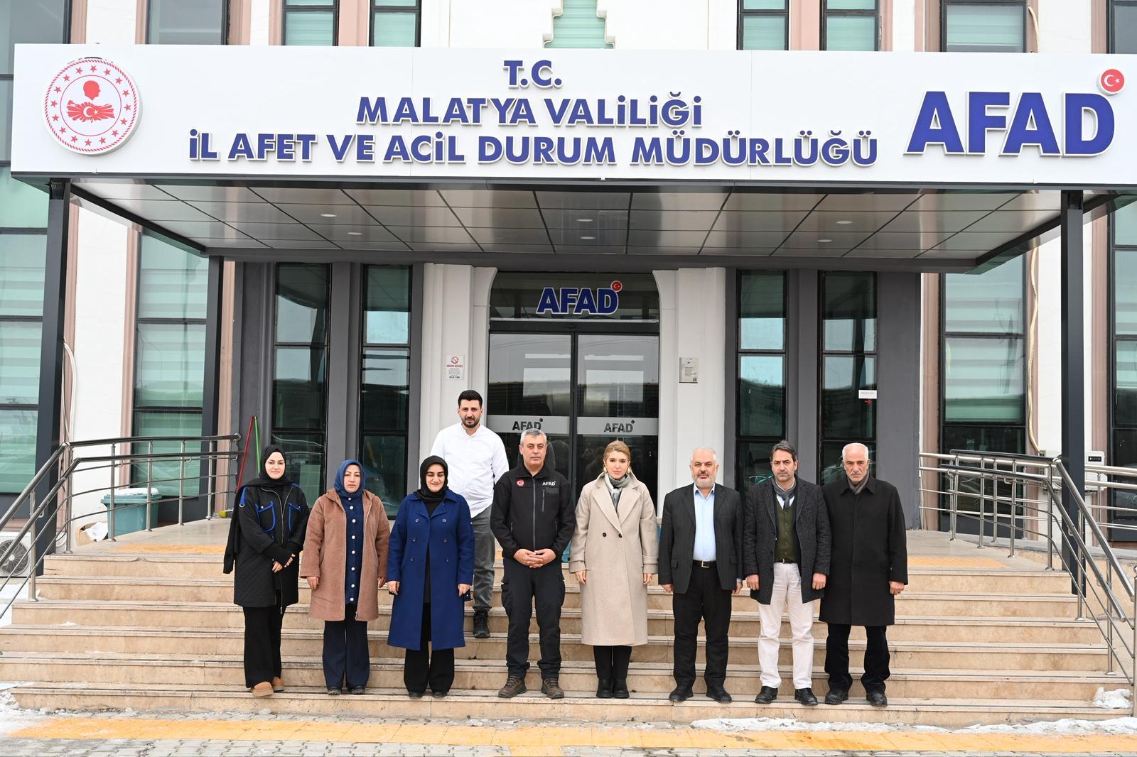 ÖLMEZTOPRAK’TAN YERİNDE NET MESAJ   “KİRA YARDIMI ANAHTAR TESLİMİNE KADAR DEVAM EDECEK”