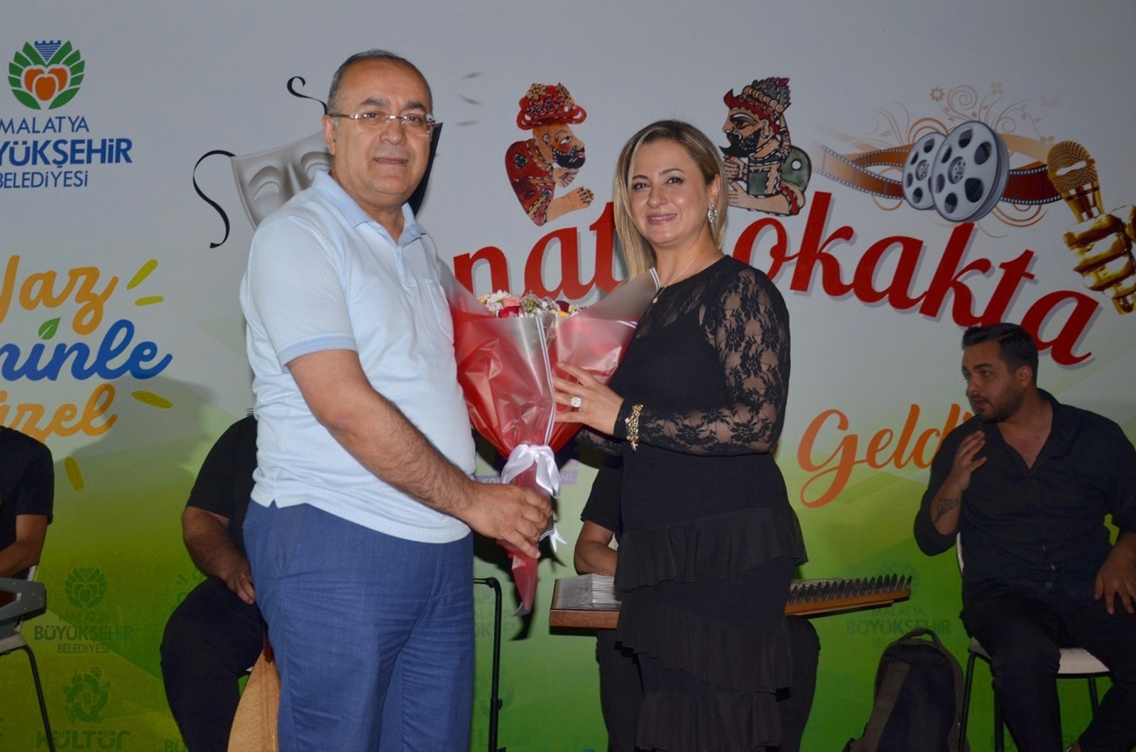 “SANAT SOKAK’TA” KONSERİ  100. YIL PARKI’NDA GERÇEKLEŞTİ