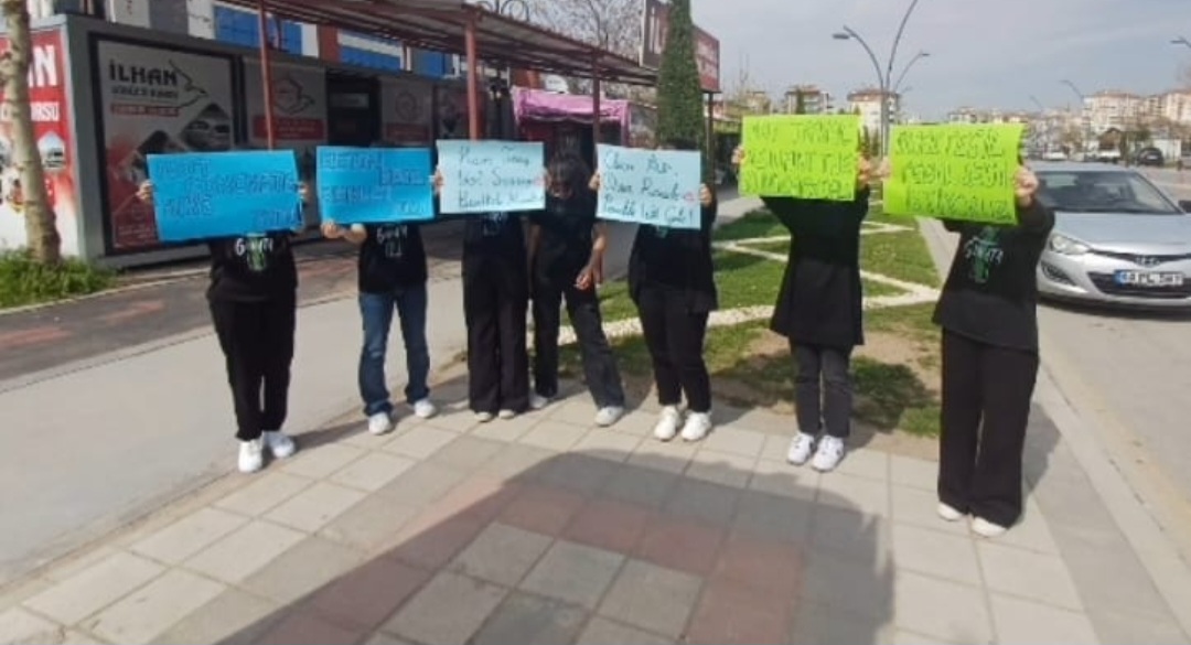 Şehriban Günata Anadolu Lisesi Öğrencileri Trafik Sorununa Çözüm Arıyor