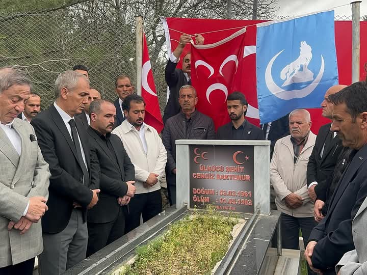 Ülkücü Şehit Cengiz Baktemur Kabri Başında Anıldı