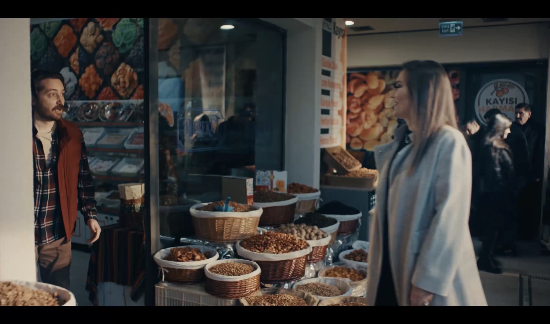 Ünlüler Deprem Bölgesi İçin Kamera Karşısına Geçti