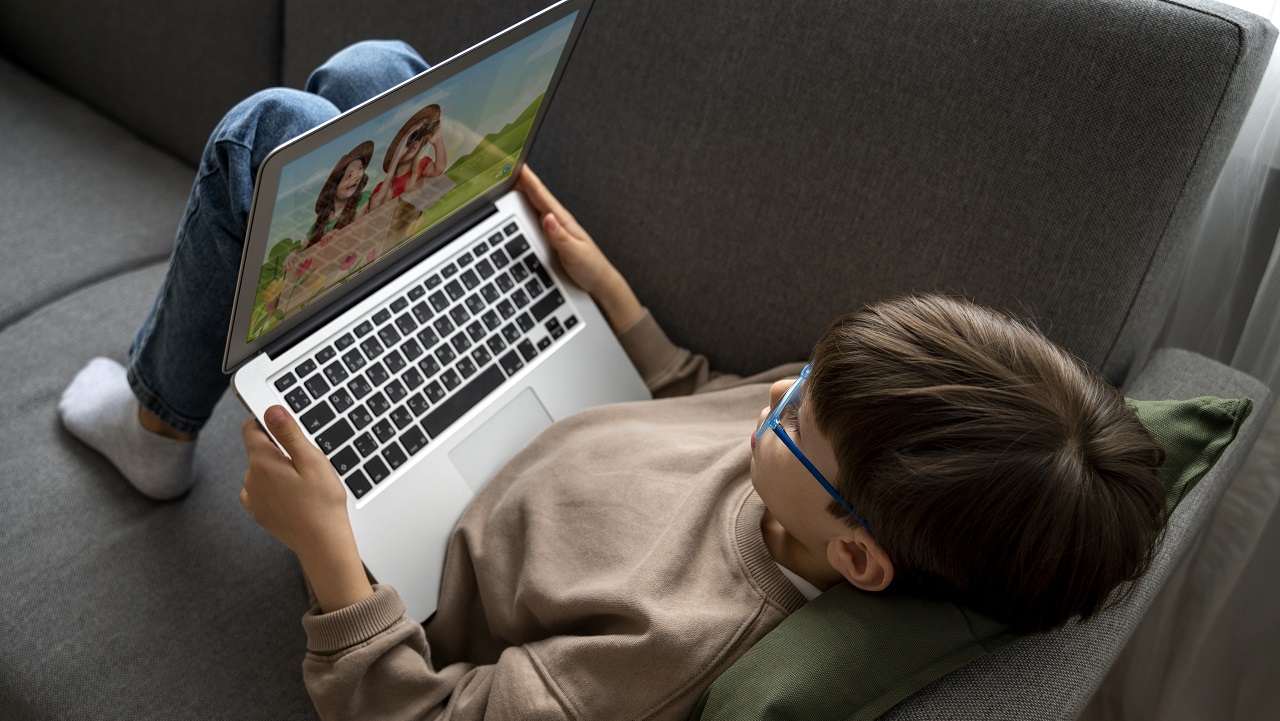 Uzmandan Ailelere Kritik Uyarı: “Ekran Süresi Gelişimin Birçok Alanını Etkiliyor”