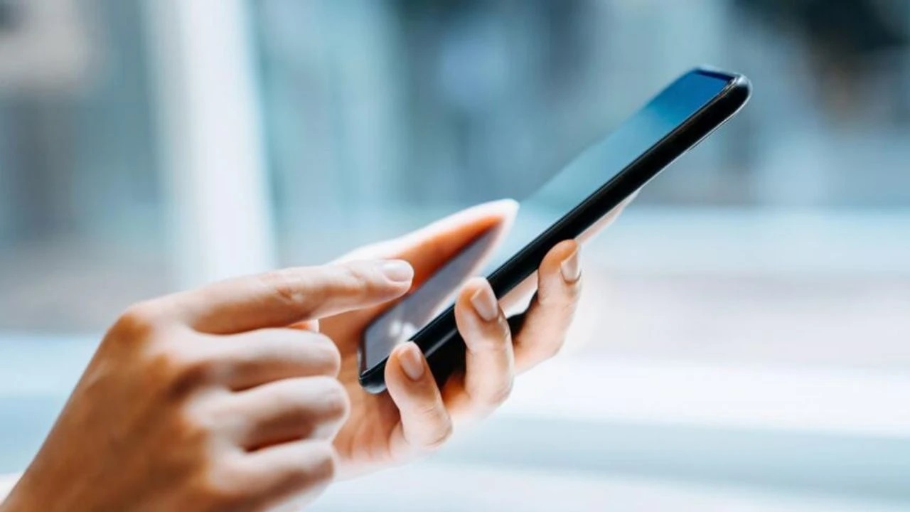 Uzmanlardan Uyarı: Artan Ekran Süresi Zihni Yoruyor, Dijital Detoks Şart