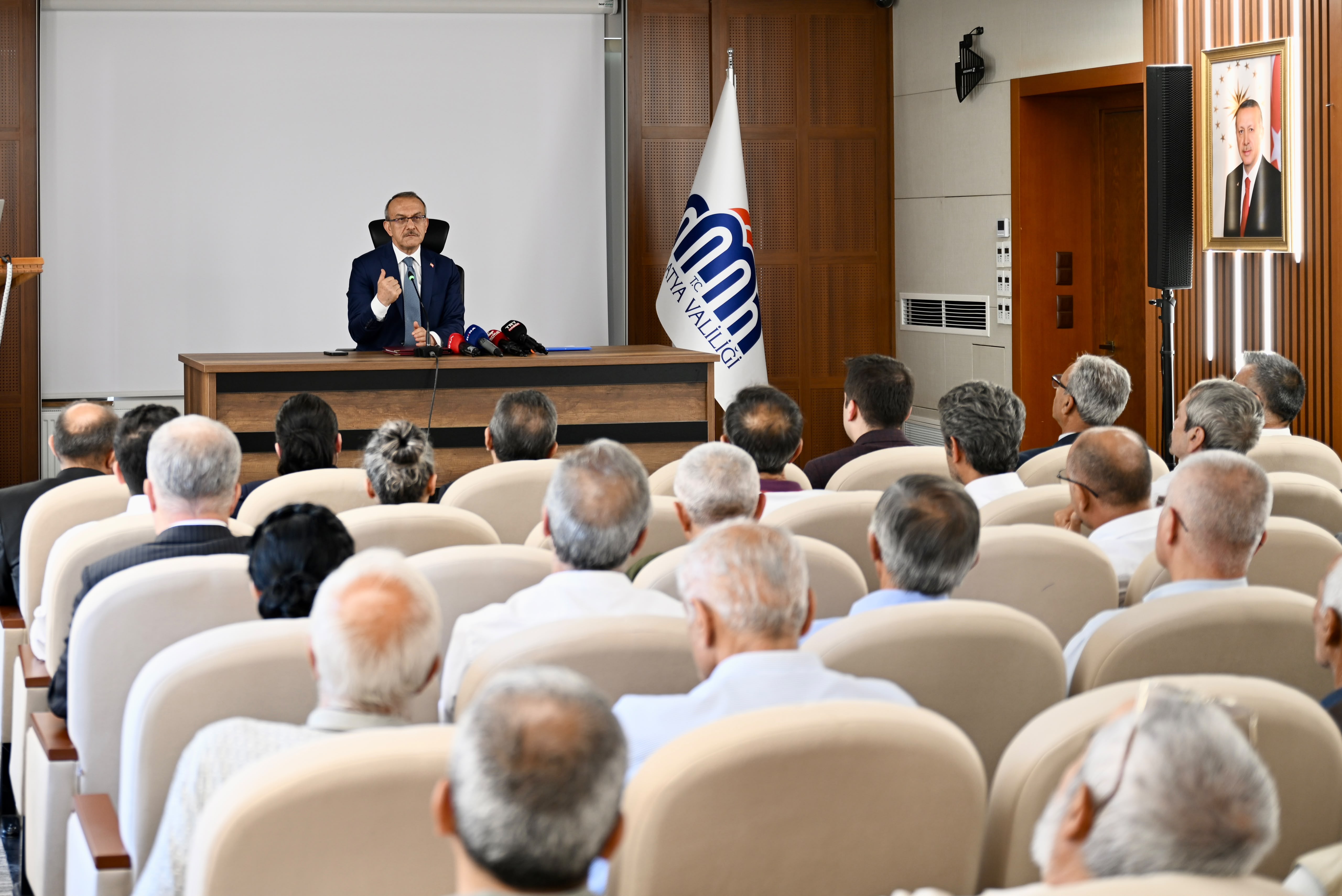 Vatandaş Odaklı Sağlık ve Sosyal Destek Hizmetleri Devam Ediyor