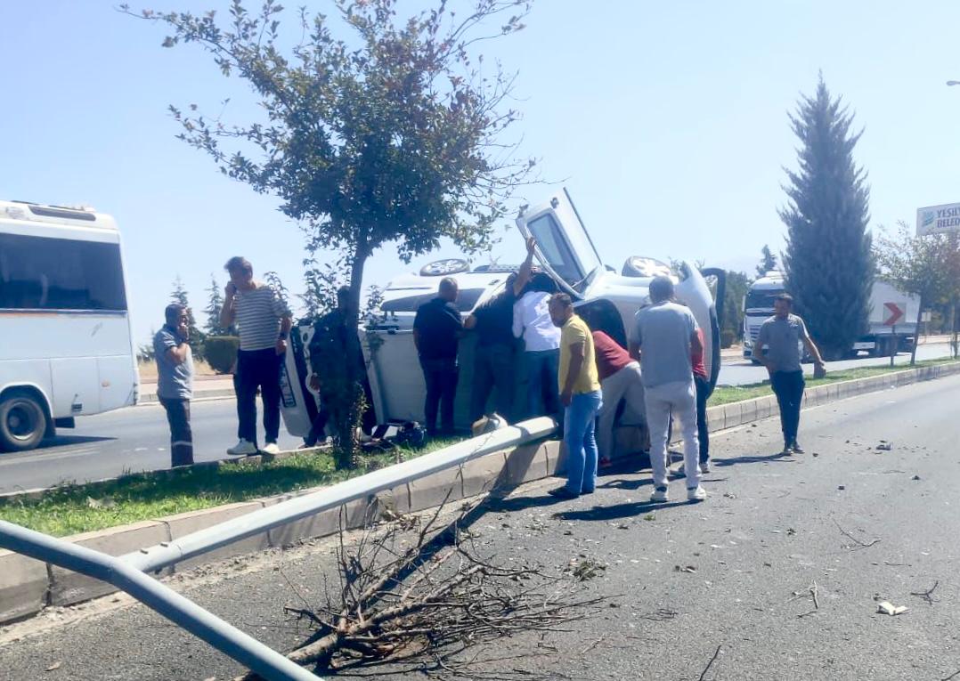Virajı alamayan araç takla attı, 1 yaralı