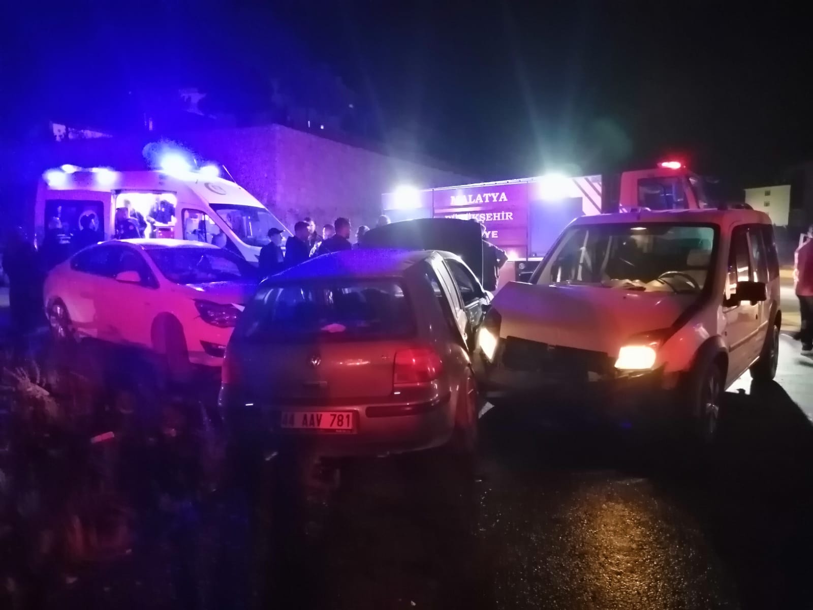 Yakınca Mahallesi’nde Zincirleme Kaza