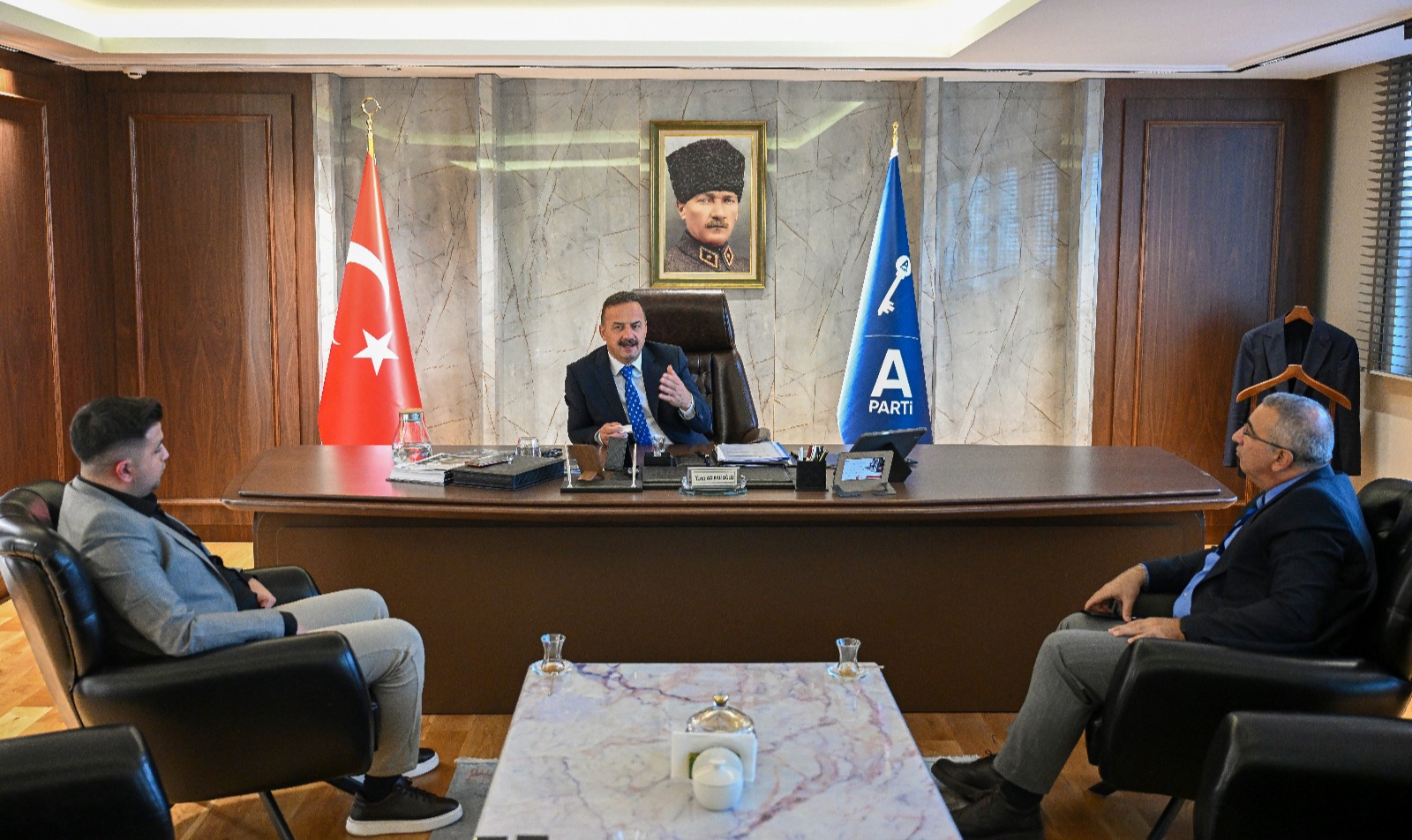 YAVUZ AĞIRALİOĞLU: KÜRTLER; ‘ÖCALAN BİZİM TEMSİLCİMİZ DEĞİLDİR’ DEMELİ