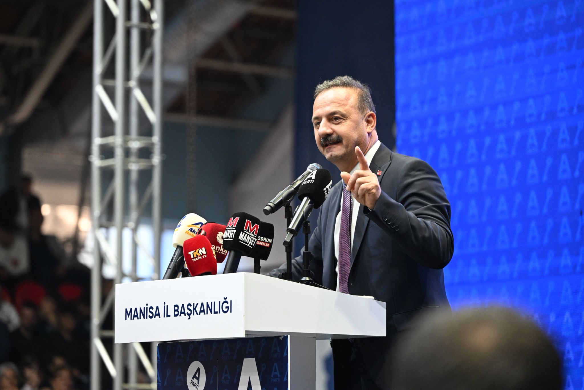 YAVUZ AĞIRALİOĞLU MANİSA’DAN SESLENDİ