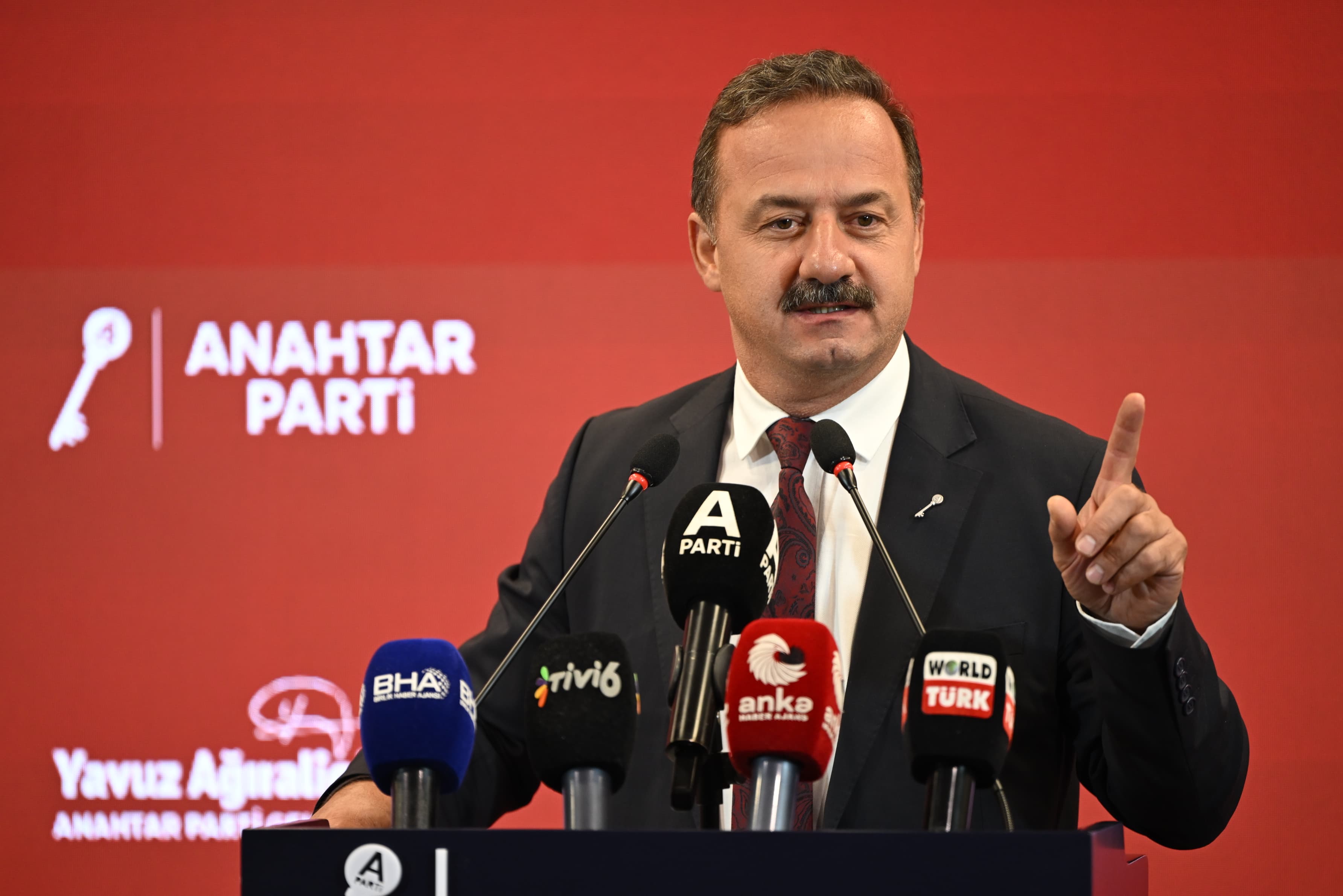 YAVUZ AĞIRALİOĞLU: MİLLETLE İTTİFAK GÜNDEMLİYİZ! BAŞKA İTTİFAK GÖRÜŞMEMİZ YOK