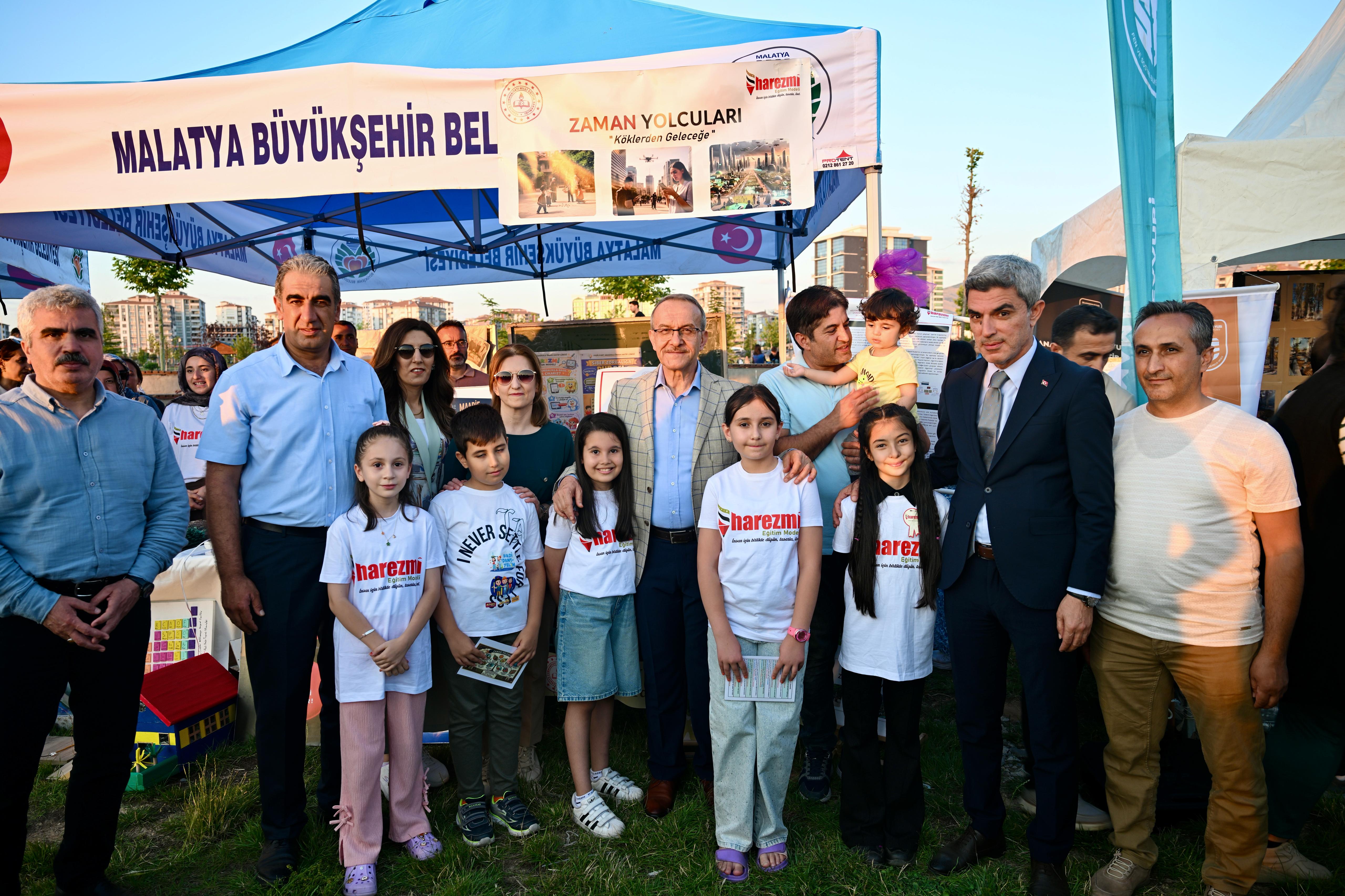 Yavuz,“MaarifinElindeÖNEM’leYeşerenler”SergisiveAileYılıÖzel Konseri