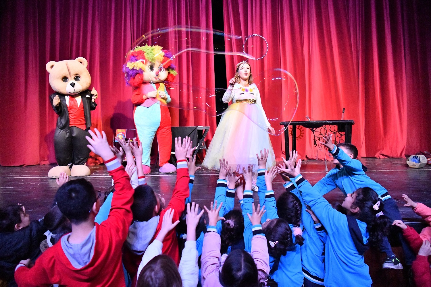 YEŞİLYURT BELEDİYESİ’NDEN “ÖNEM” PROJESİNE RENKLİ VE COŞKULU ŞENLİK DESTEĞİ!