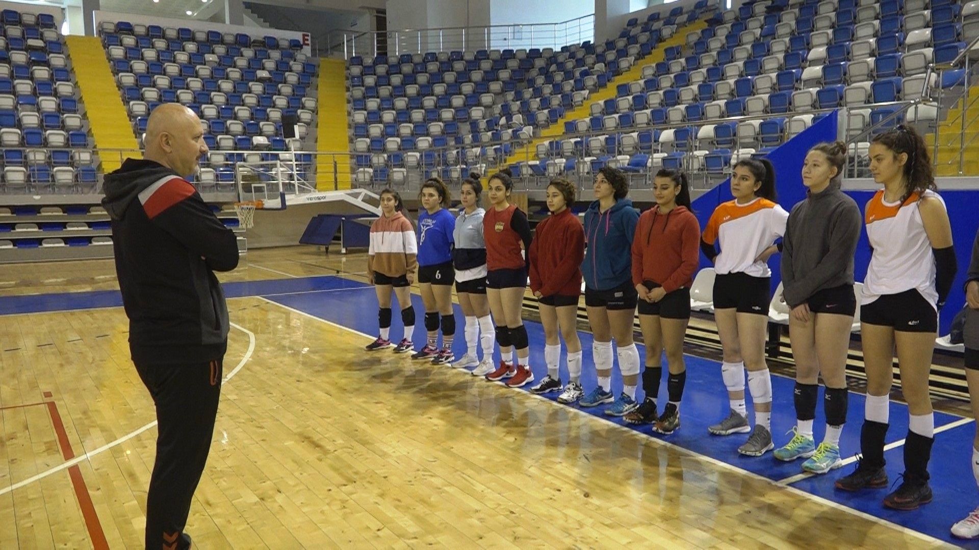 YEŞİLYURT BELEDİYESPOR BAYAN VOLEYBOL TAKIMI, BÖLGESEL LİGE ODAKLANDI