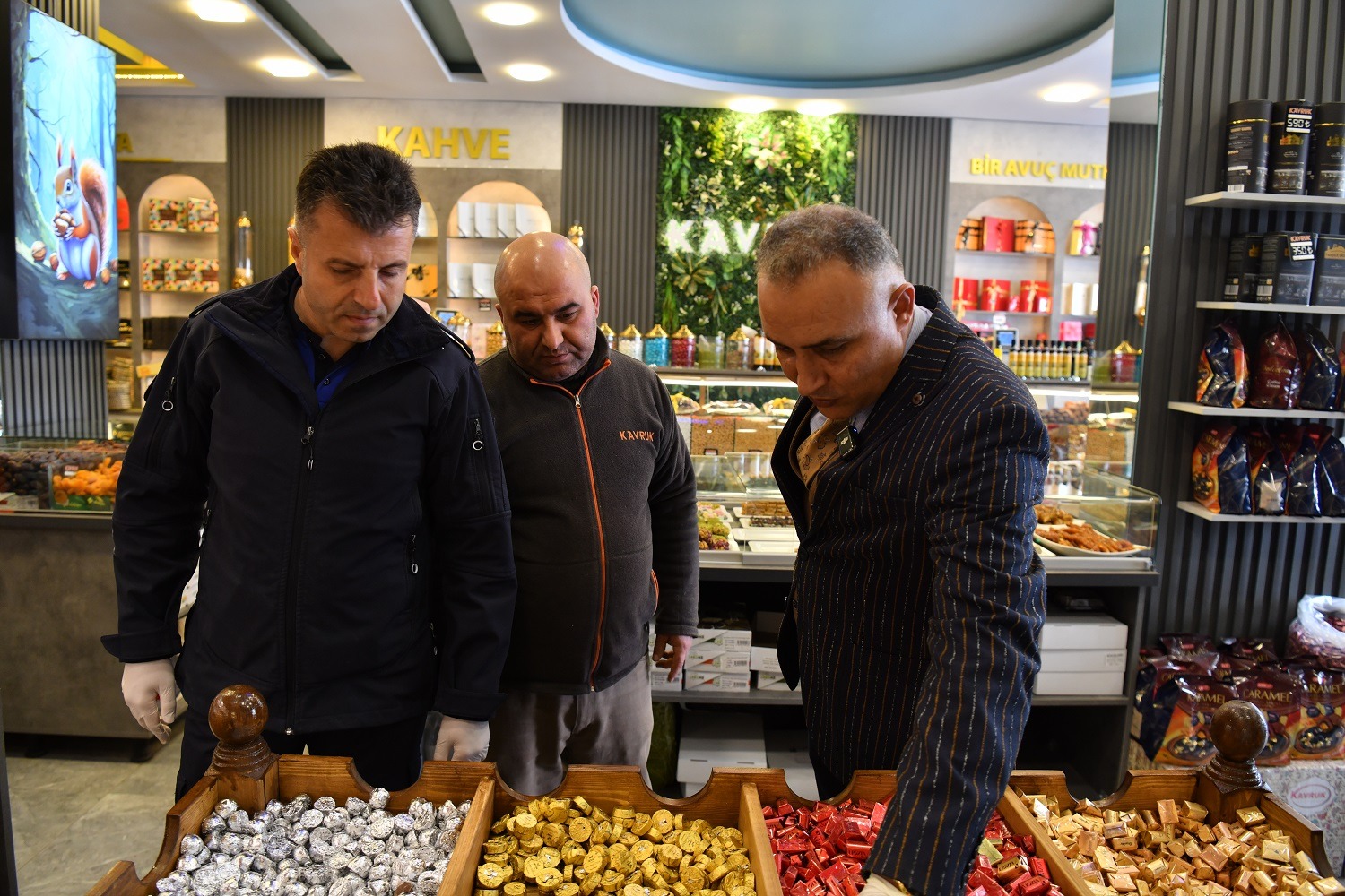 YEŞİLYURT’TA GIDA GÜVENLİĞİ İÇİN DENETİMLER YOĞUNLAŞTI!