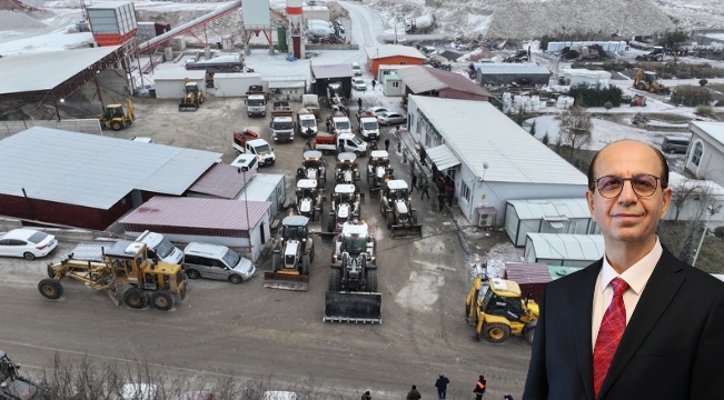 YEŞİLYURT’TA KARLA MÜCADELE ARALIKSIZ SÜRÜYOR!