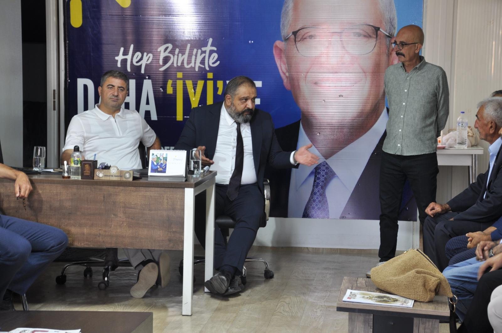 Yıldız: Bu Tiyatroyu Daha Önce İzledik