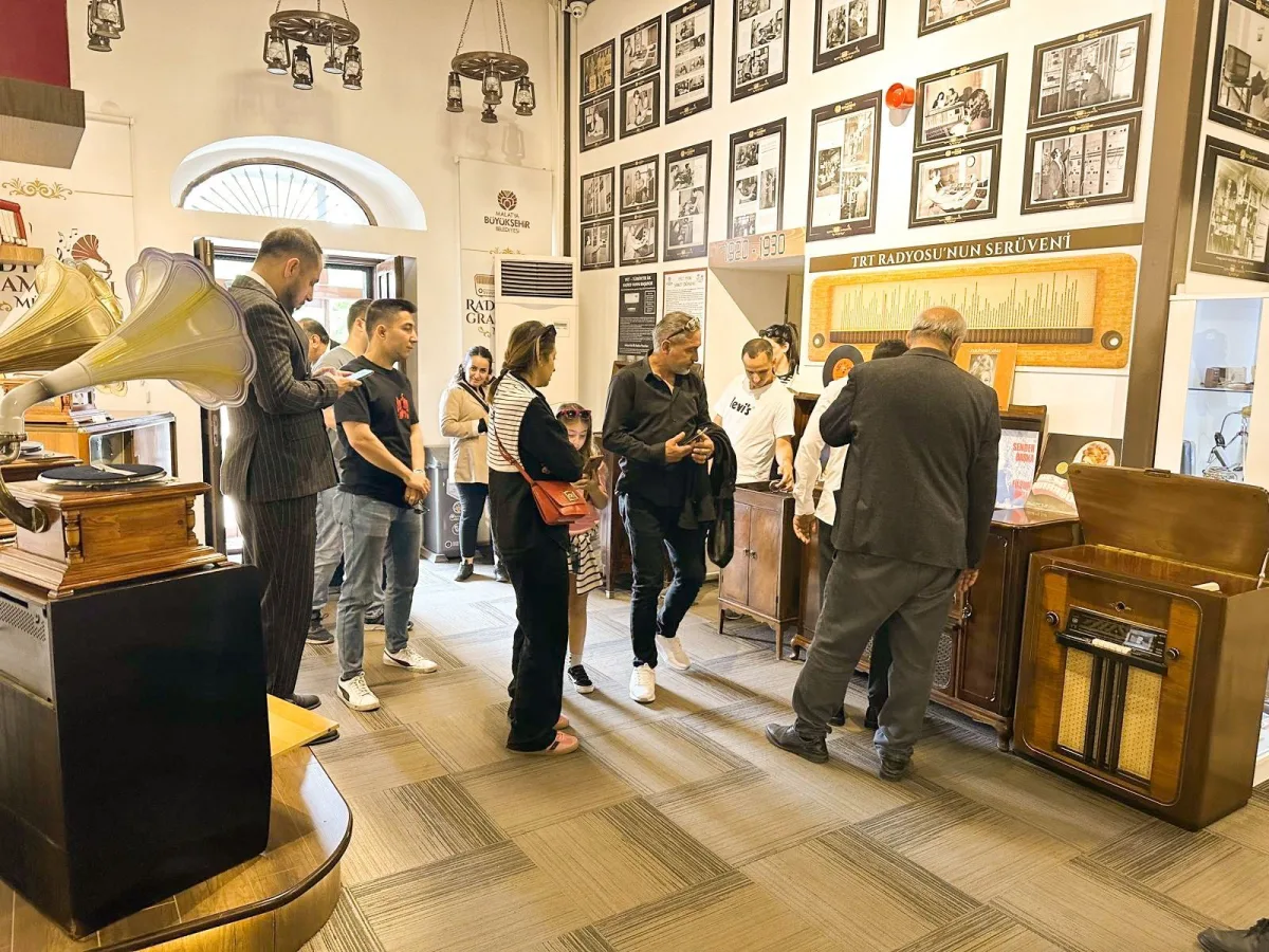 ‘MEZOPOTAMYA EKSPRESİ’ YOLCULARINI BÜYÜKŞEHİR BELEDİYESİ MİSAFİR EDİYOR’