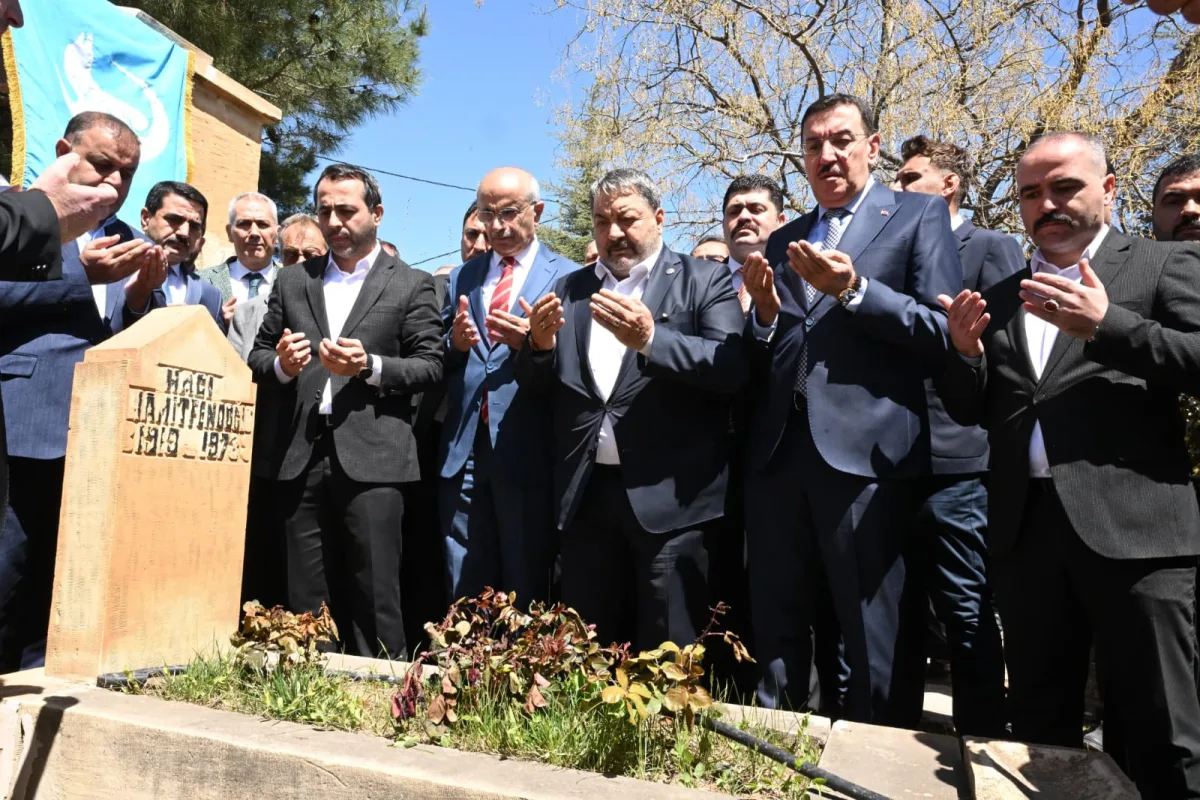 HAMİT FENDOĞLU MEZARI BAŞINDA ANILDI