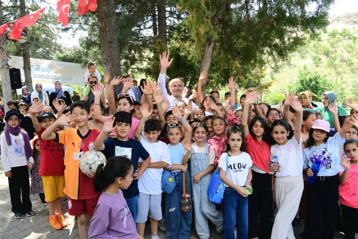 RENGARENK UÇURTMALAR BEYDAĞI’NDA GÖKYÜZÜYLE BULUŞTU